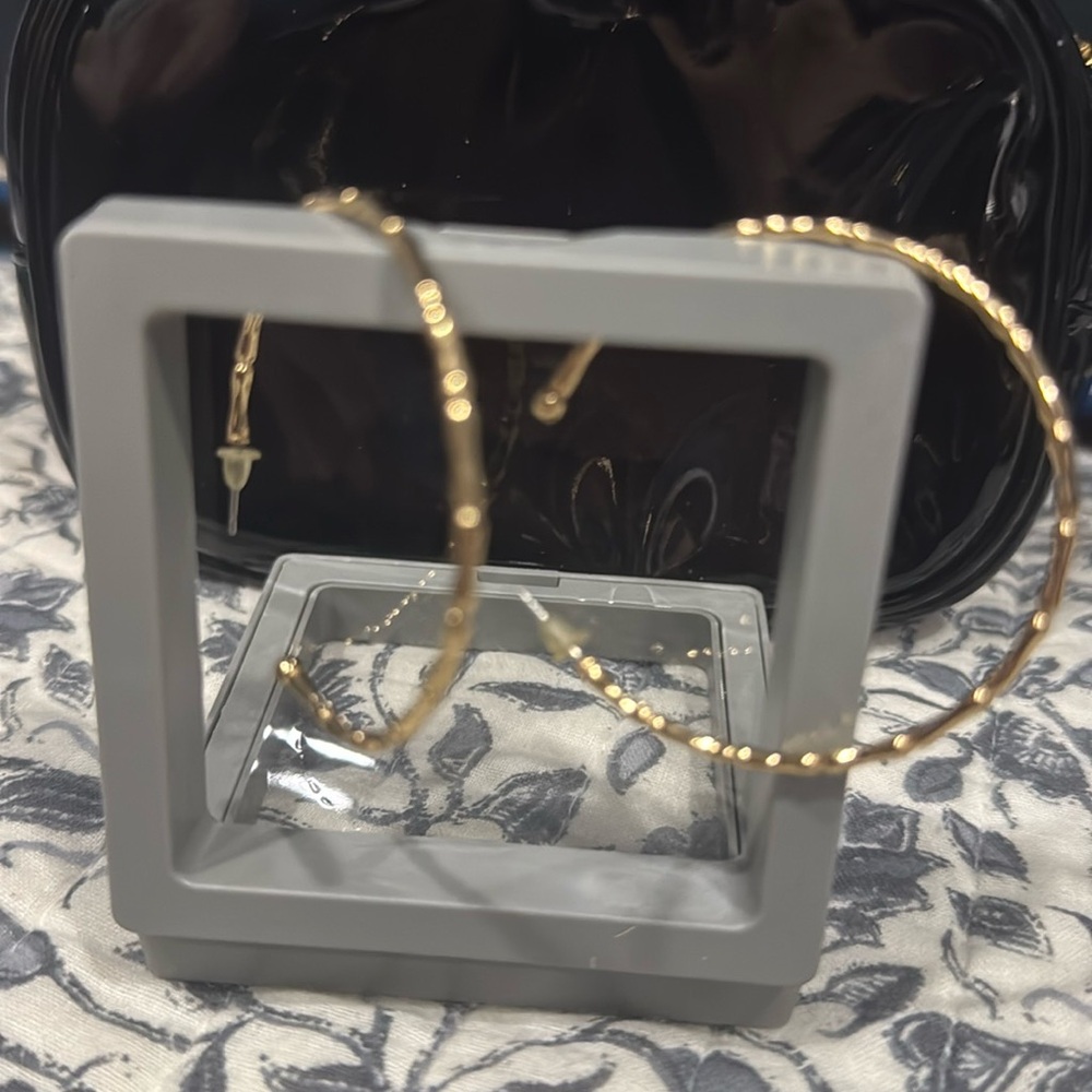 Yellow gold hoop earrings